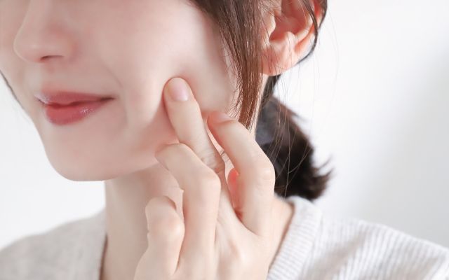 女性